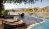 A piscina no Lodge Chongwe River House, na Zâmbia, tem vista para as montanhas do Baixo Zambeze e o Rio Chongwe, onde os animais vêm beber água (www.chongwe.com)