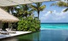 Uma das piscinas do novo hotel de luxo nas Maldivas, o Cheval Blanc Randheli, em Noonu, administrado pelo conglomerado LVMH (www.chevalblanc.com)