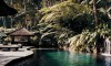 A piscina em forma de feijão ladeada pela floresta, no hotel COMO Shambhala Estate, em Bali (www.comohotels.com)