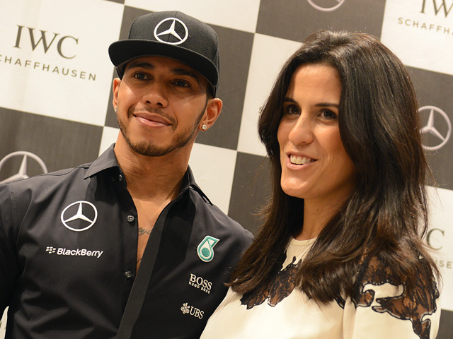Lewis Hamilton e Isabella Ferreira, diretora boutique IWC de São Paulo || Créditos: Divulgação