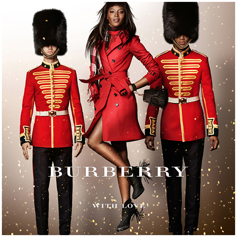 Nova coleção da Burberry com Naomi Campbell como garota propaganda || Créditos: Divulgação