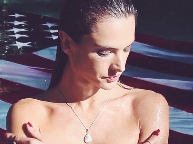 Alessandra Ambrosio: soy loco por ti america! || Créditos: Reprodução / Instagram