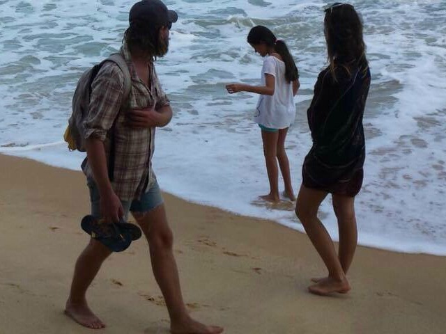 Homem que parece ser Leonardo DiCaprio passeia pela praia do Rio Verde, em Trancoso, na Bahia || Créditos: Waldemir Filetti
