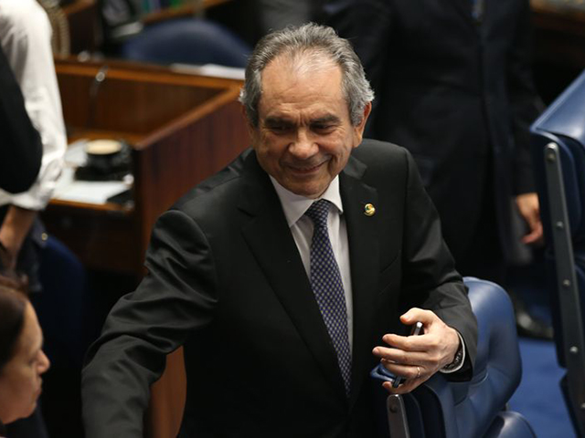 O senador Raimundo Lira, do PMDB, vai presidir a comissão do impeachment || Fabio Rodrigues Pozzebom/Agência Brasil