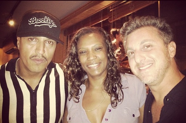 Luciano Huck tieta Mano Brown e Criolo em Nova York ...