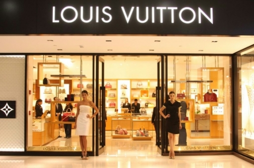 Festa dupla para a inauguração da Global Store da Louis Vuitton no