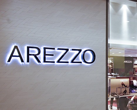 Arezzo de cara nova. Espie a loja reformada do Shopping Iguatemi