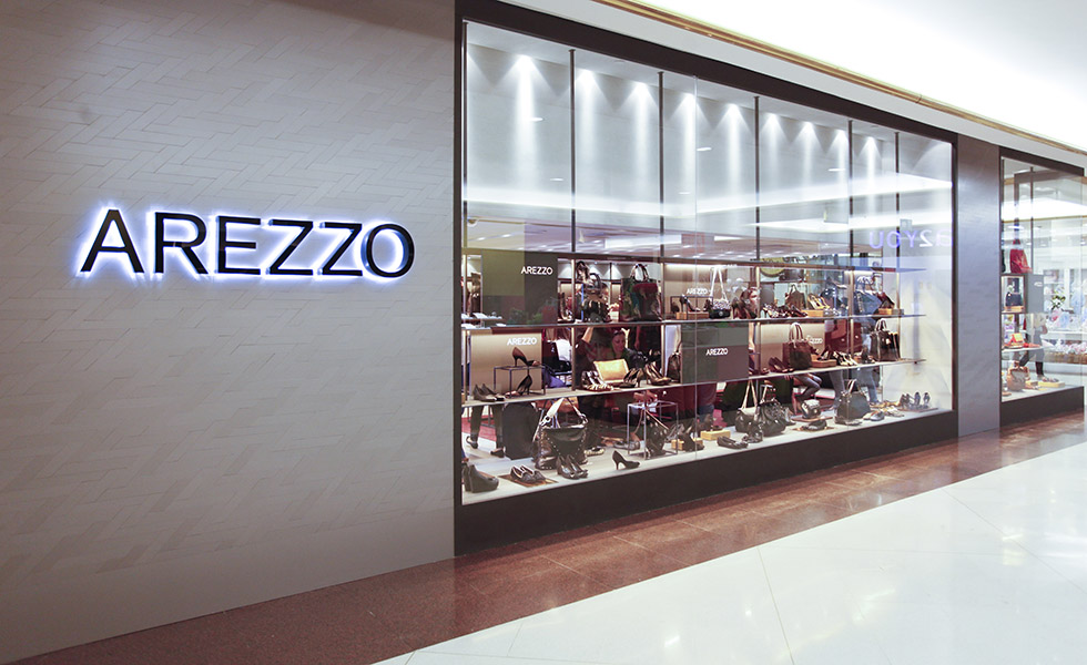 Arezzo de cara nova. Espie a loja reformada do Shopping Iguatemi