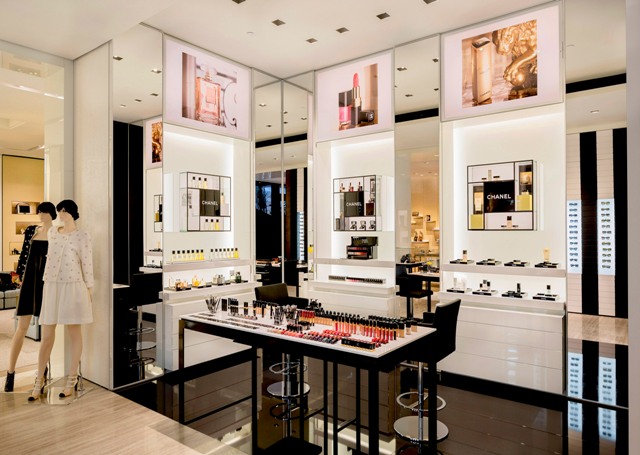 A loja mais famosa da marca Chanel está localizada em Paris