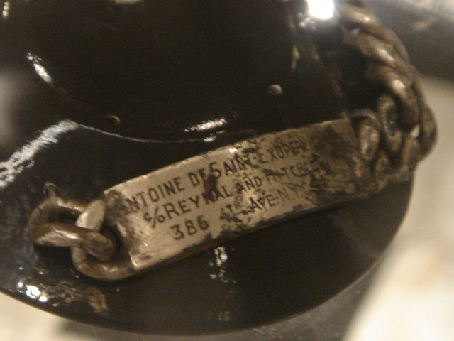 A pulseira de Saint-Exupéry achada no mar || Créditos: Divulgação