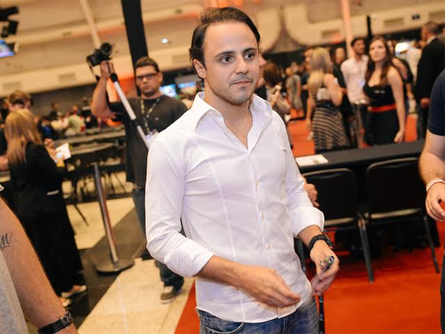 O piloto Felipe Massa será convidado a voltar com competição de kart || Créditos: André Ligeiro