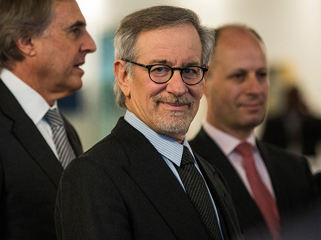 Steven Spielberg navega no luxo  ||  Créditos: Getty Images