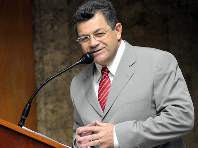 Emídio de Souza, presidente do PT em São Paulo, aposta no desgaste de Alckmin para embolar eleição