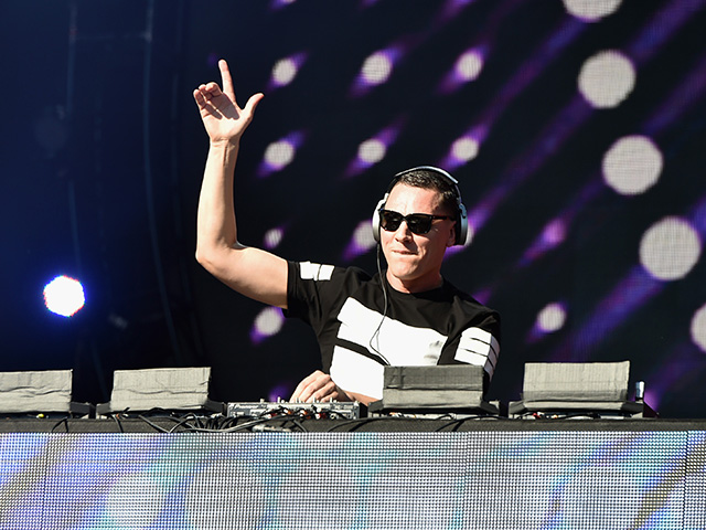 DJ Tiësto, em comunicado à imprensa, disse que "é um desenvolvimento incrível" incluir remixes e DJ sets dentro da Apple Music