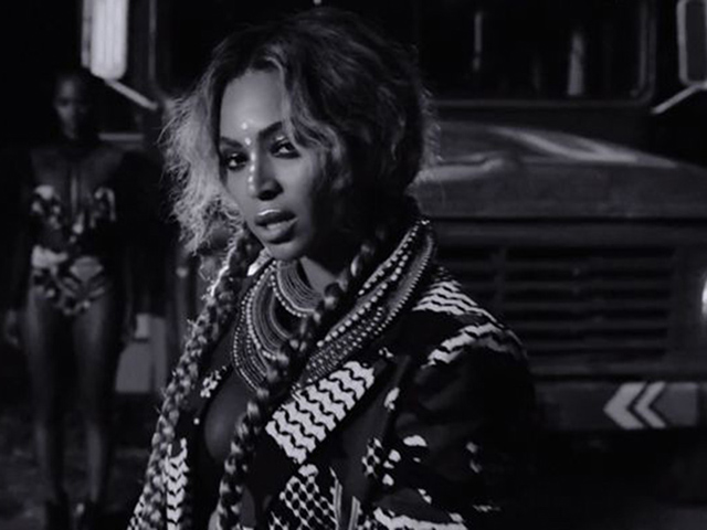 Além da queridinha trança boxeadora, Beyoncé apareceu com 13 opções de cabelo no novo álbum Lemonade