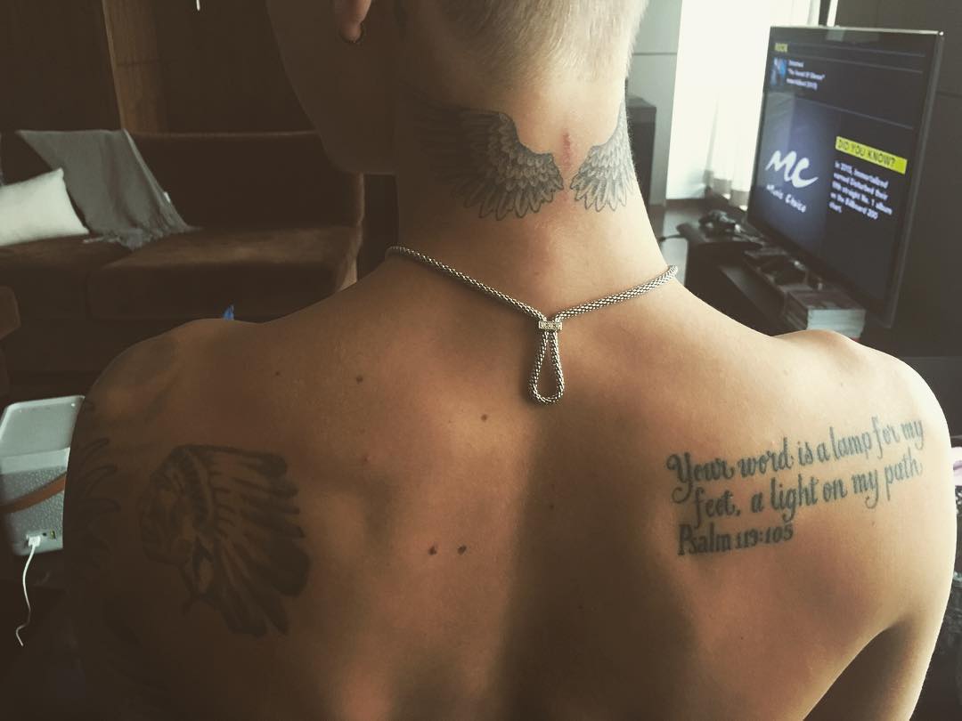 Entre frases e asas de anjo uma das preferidas de Bieber o ­ndio