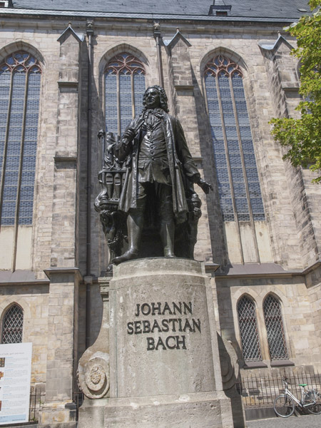 Monumento em homenagem a Bach 