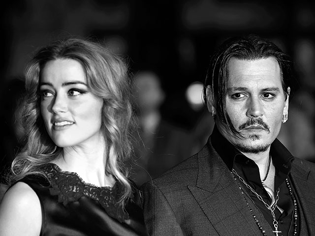 Amber Heard e Johnny Depp entraram com pedido de divórcio no mês passado alegando diferenças irreconciliáveis