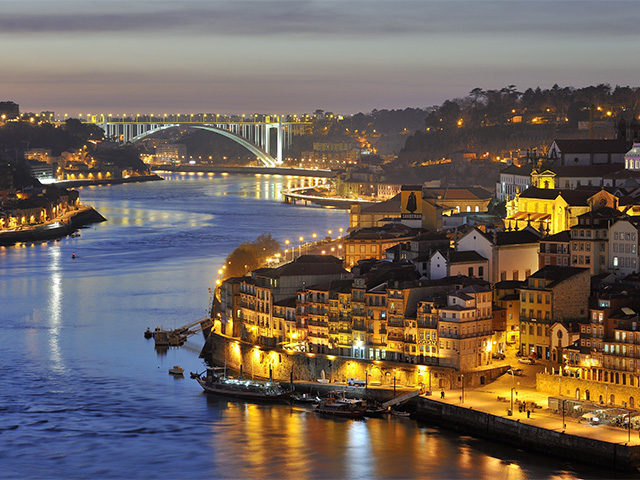 Porto, considerada patrimônio histórico da humanidade pela UNESCO, também é procurada por brasileiros