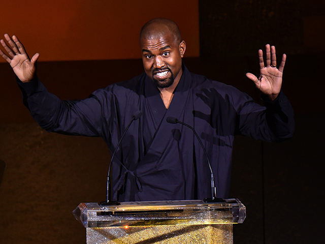 speaks onstage at the 2015 CFDA Fashion Awards at Alice Tully Hall at Lincoln Center on June 1, 2015 in New York City.