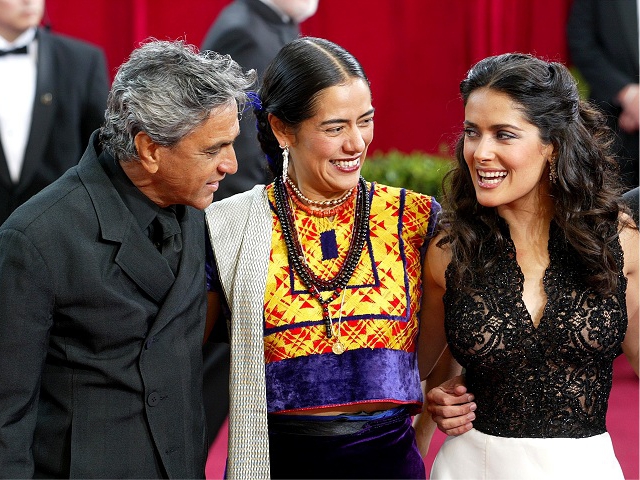 Caetano Veloso, Lina Downs e Salma Hayek, a estrela de "Frida" || Créditos: Reprodução