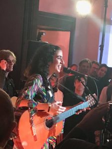 Marisa Monte na festa de Abilio Diniz em Sintra na noite desta sexta-feira || Créditos: Arquivo Pessoal