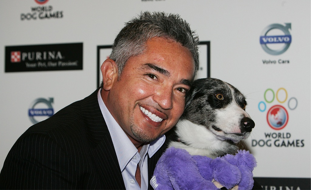 Cesar Millan, o "encantador de cães", lança linha de audiobooks só para