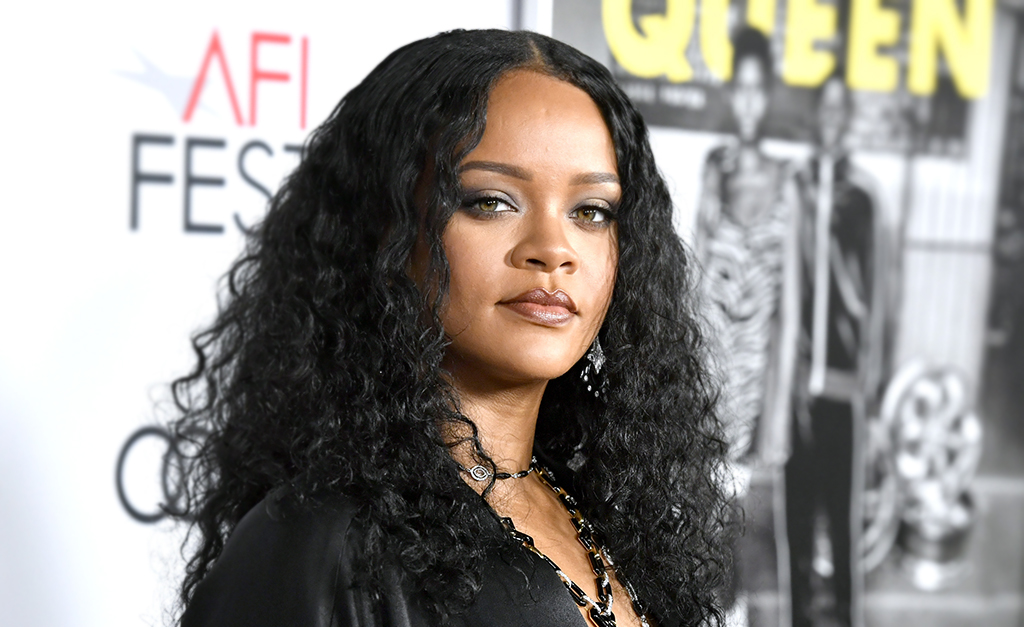 Após ser acusada de islamofobia, Rihanna pede desculpas em comunicado nas  redes sociais: “um enorme descuido” - Glamurama