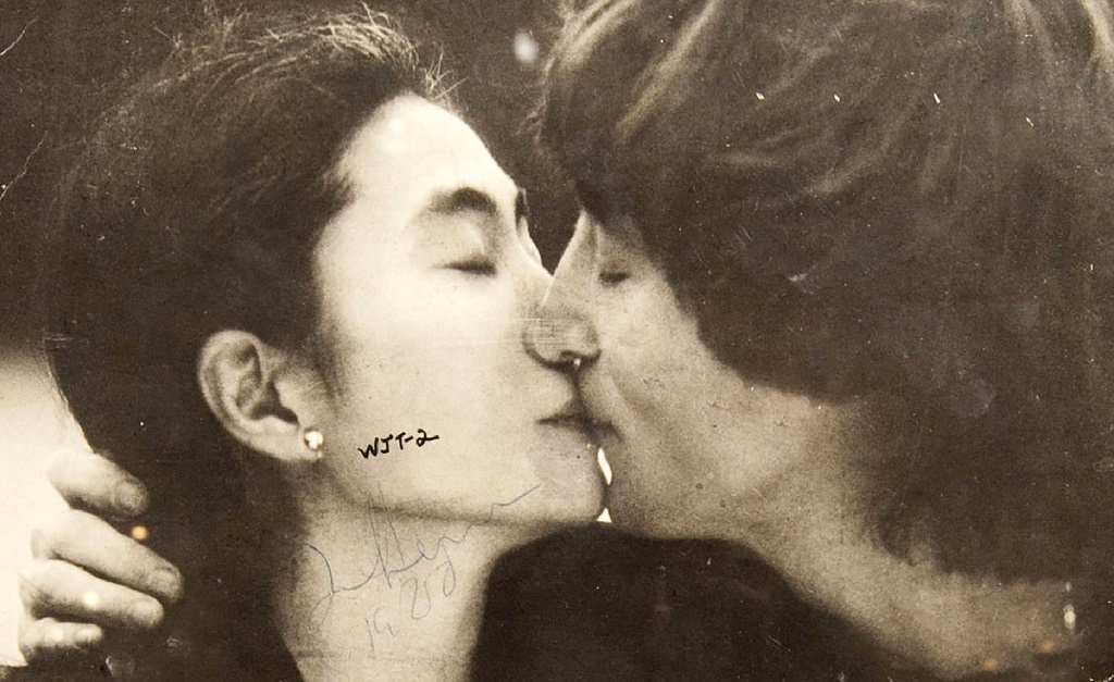 Yoko Ono e Lennon na capa do álbum "Double Fantasy"