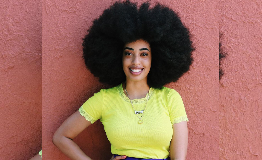 Com 1,48 m de circunferência, americana é a dona do maior cabelo black power  do mundo, segundo o Guiness Book – Notas – Glamurama