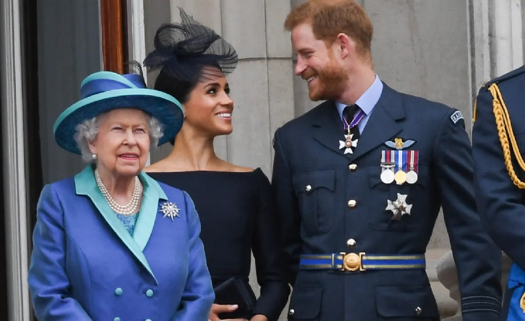 Elizabeth II, Meghan Markle e o príncipe Harry