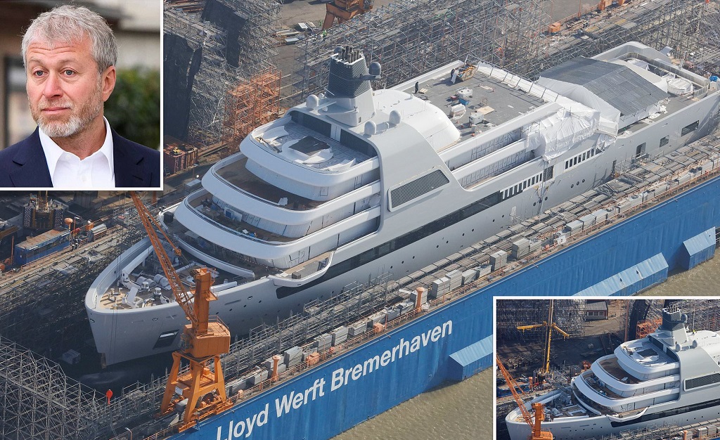 Roman Abramovich e seu novo brinquedinho marítimo