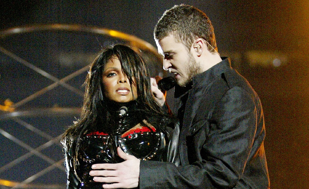 Janet Jackson e Justin Timberlake no Super Bowl de 2004