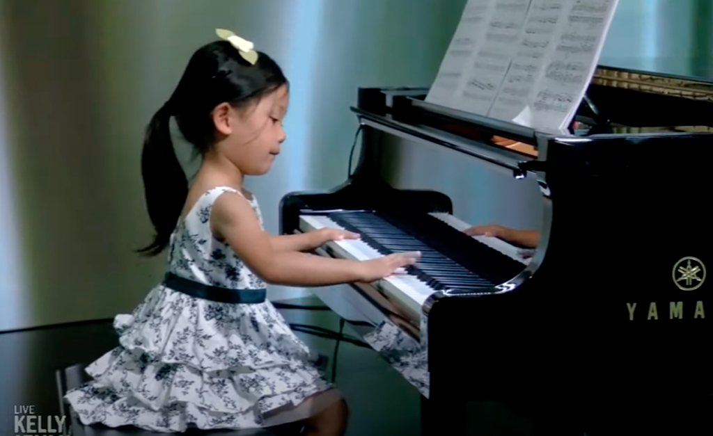 A menina de 4 anos que se revelou prodígio no piano por causa da