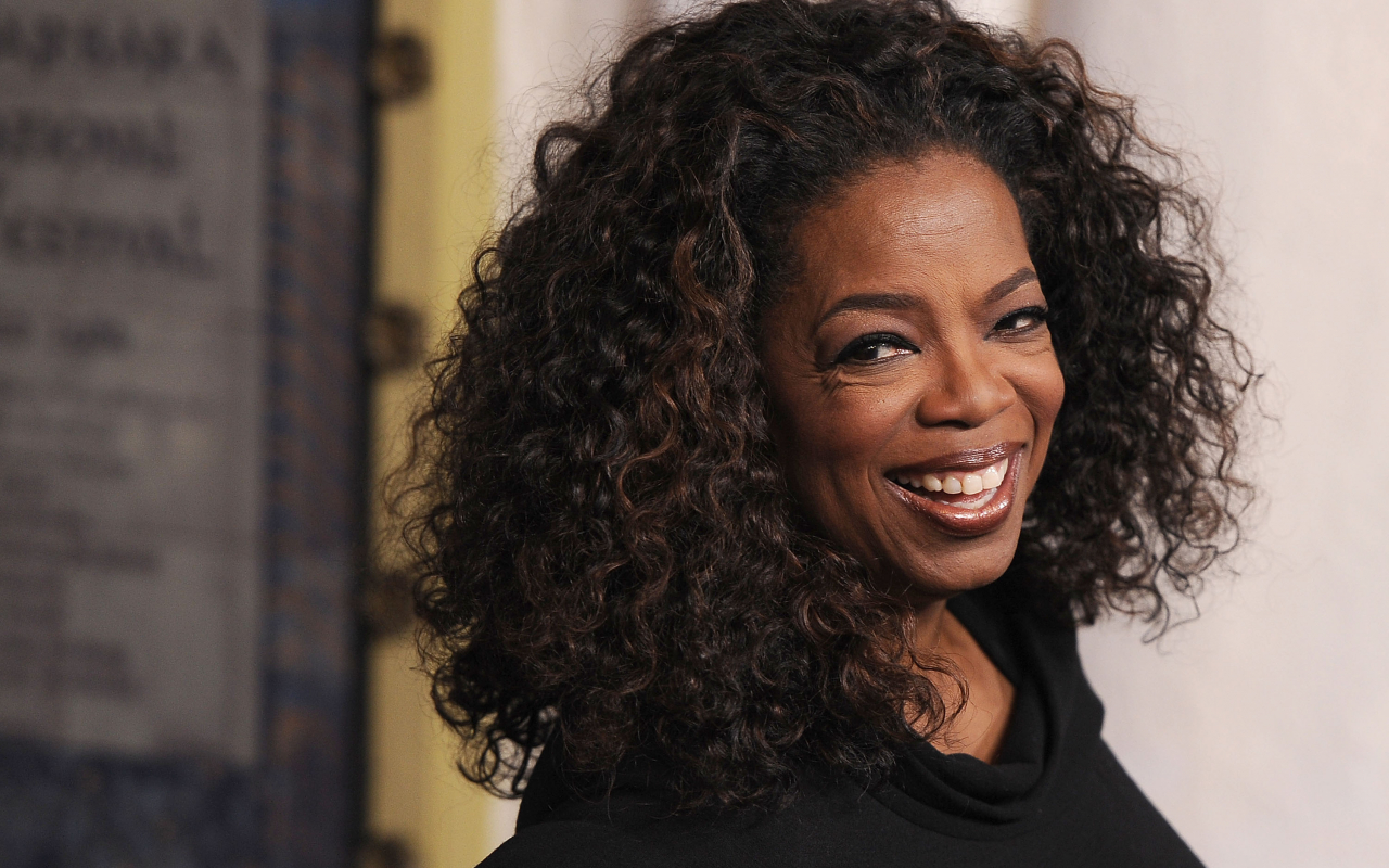 No aniversário de Oprah Winfrey, 5 fatos sobre a fortuna da mulher