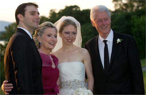 Marc Mezvinsky, Hillary, Chelsea and Bill Clinton: The last family meeting had happened at the daughter's wedding in the beginning of August